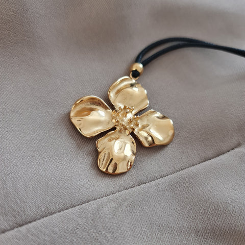 Flower Choker